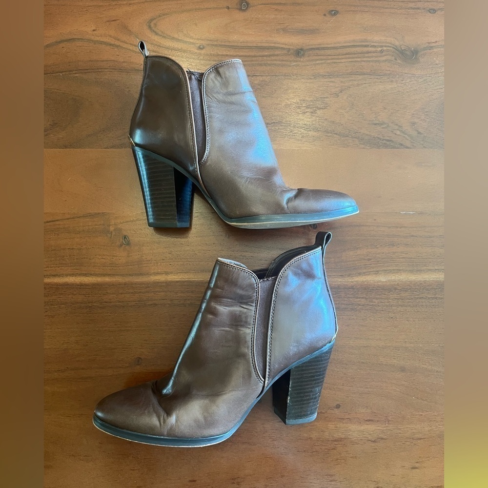 Michael Kors Ankle Boot - Picture 4 of 7